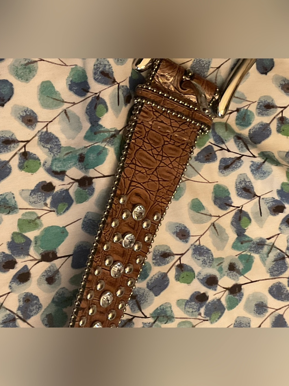 Guess Western Style Studded Brown Leather Women’s Belt (length of 40”) - Picture 3 of 4